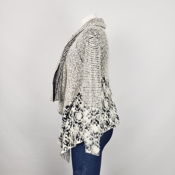 Buffalo White & Black Cardigan Size S - Picture 4 of 8